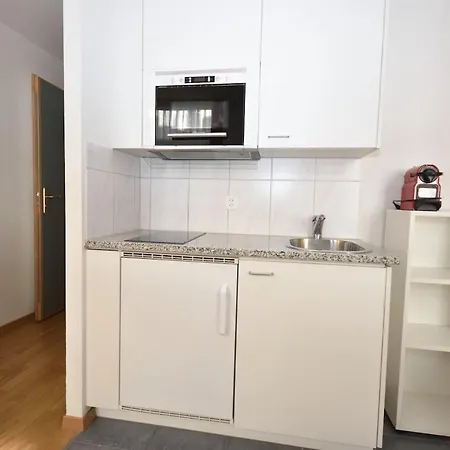 Cute In The Center - Stork 23 Apartment *