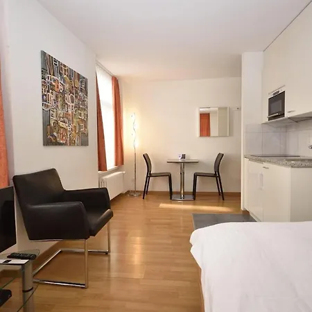 Cute In The Center - Stork 23